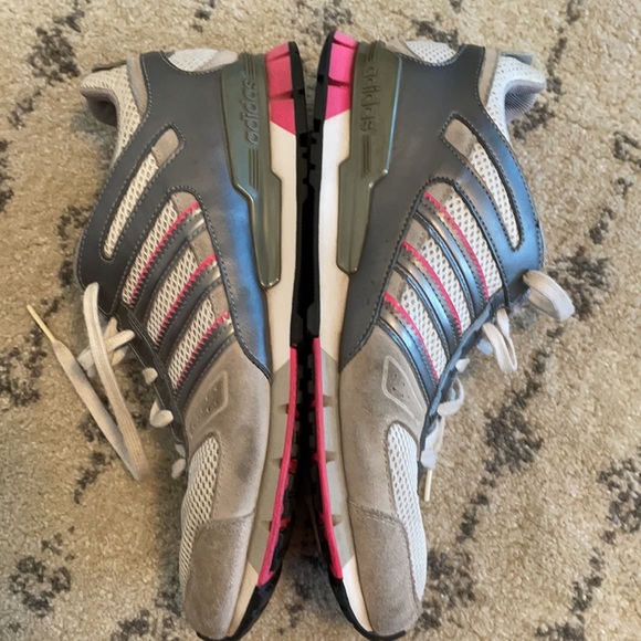 Adidas women’s walking shoe - Picture 8 of 8